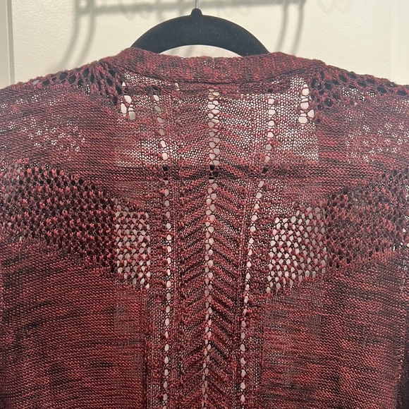 Wine colored Cardigan Size Large - Picture 4 of 4